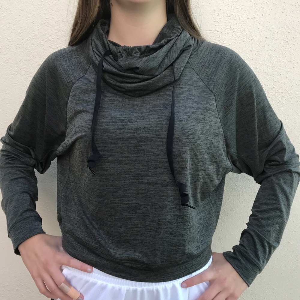 Long sleeve workout crop top